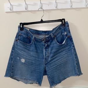 Levi’s 501 Original High Rise Mid-Thigh Women’s Shorts
